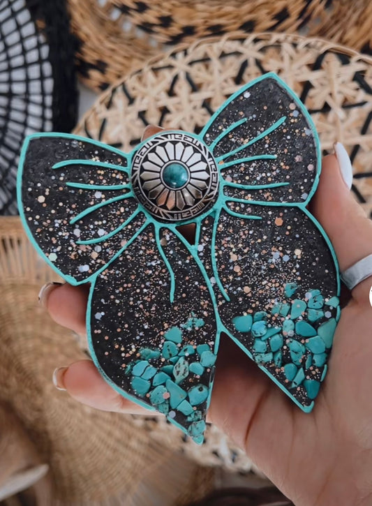 Turquoise Bow Freshie